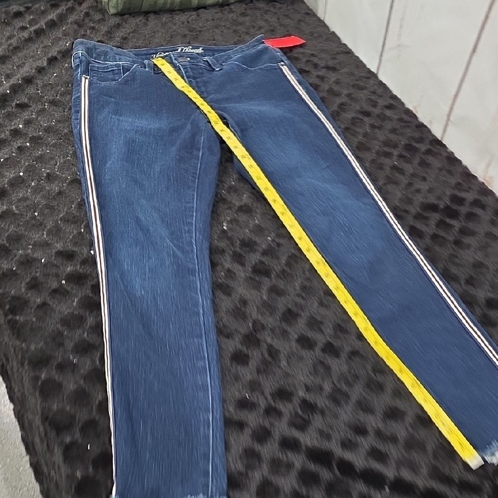 Universal Thread Navy Skinny Jeans with White Accents - Picture 4 of 7